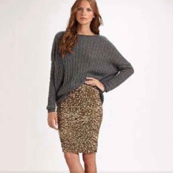 Vince gold sequined pencil skirt, zippered back, worn once, size 2 - Picture 2 of 10